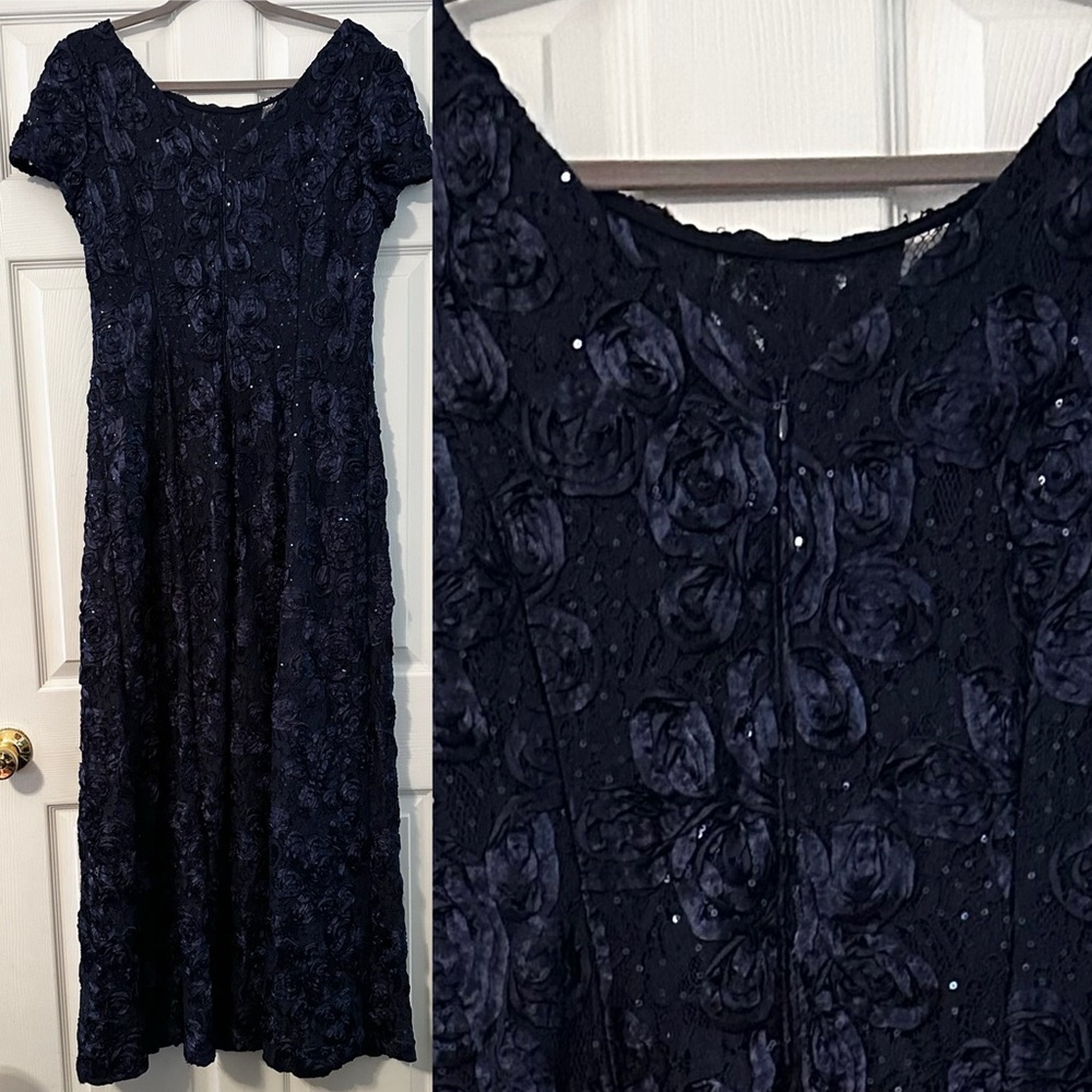 Alex
Evenings
Embellished
Gown Dress size 12 14 Navy Blue or 14P petite - Picture 12 of 16